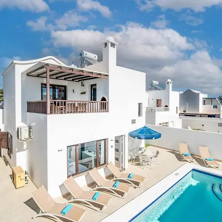 Vivienne * Tías